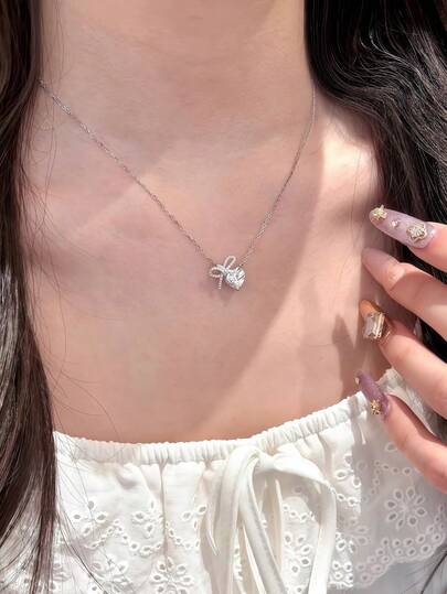 闪亮蝴蝶结爱心项链，百搭优雅简约精致甜美颈链，适合日常、派对、度假佩戴，也是送给女朋友/闺蜜的礼物。