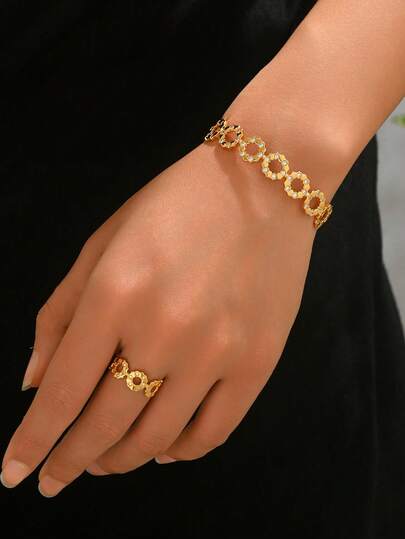 2件套优雅奢华镂空圆形手镯戒指套装，适合女士派对、婚礼等场合佩戴