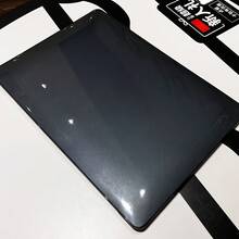 适用于Macbook Neo/Air 13.6/Air 15机型（M5 2026、M4 2025、M3、M2 2024-2022 A3449、A3240、A3113、A2681）的保护壳，采用透明黑色硬壳设计和晶莹剔透的边缘。 - 查看 5