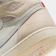 男士运动鞋 Air Jordan 1 Retro High OG Sail 吸汗透气轻便百搭 Logo 纯色易洗速干运动日常上学米色 IH4363-100 - 米色 - 查看 9