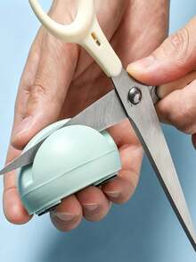 Cartoon Frog Shaped Knife Sharpener - Portable Manual Knife Sharpening Tool For Camping Kitchen, Made Of Plastic, Quickly Restores Dull Blades To Sharpness, Easy To Use, Practical Kitchen Utensil, Essential Home Knife Sharpening Accessory - Multicolor - View 2