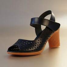 Sandalias para dama elegantes y cómodas de PU, zapatos para mujer con tacón grueso estable y diseño de boca de pescado peep toe, sandalias con detalle de calado hueco láser transpirable y cierre de  ajustable, calzado de tacón bloque estilo casual y sofisticado, sandalias de plataforma baja con suela suave y ligera para oficina o diario, calzado femenino de moda urbana con punta abierta y textura geométrica. - Negro - Ver 9