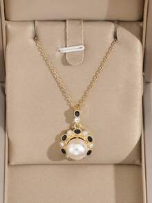 1pc Gold-Plated Stainless Steel Round Pendant Necklace, Fashionable Minimalist Vintage Style, Versatile For Women To Wear Casually, At Work, Festivals And Parties (OPP Bag Packaging) - Gold - View 4