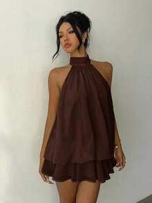 Vestido mini elegante de mujer con cuello halter y lazo en color amarillo claro - Cafetería - Ver 6