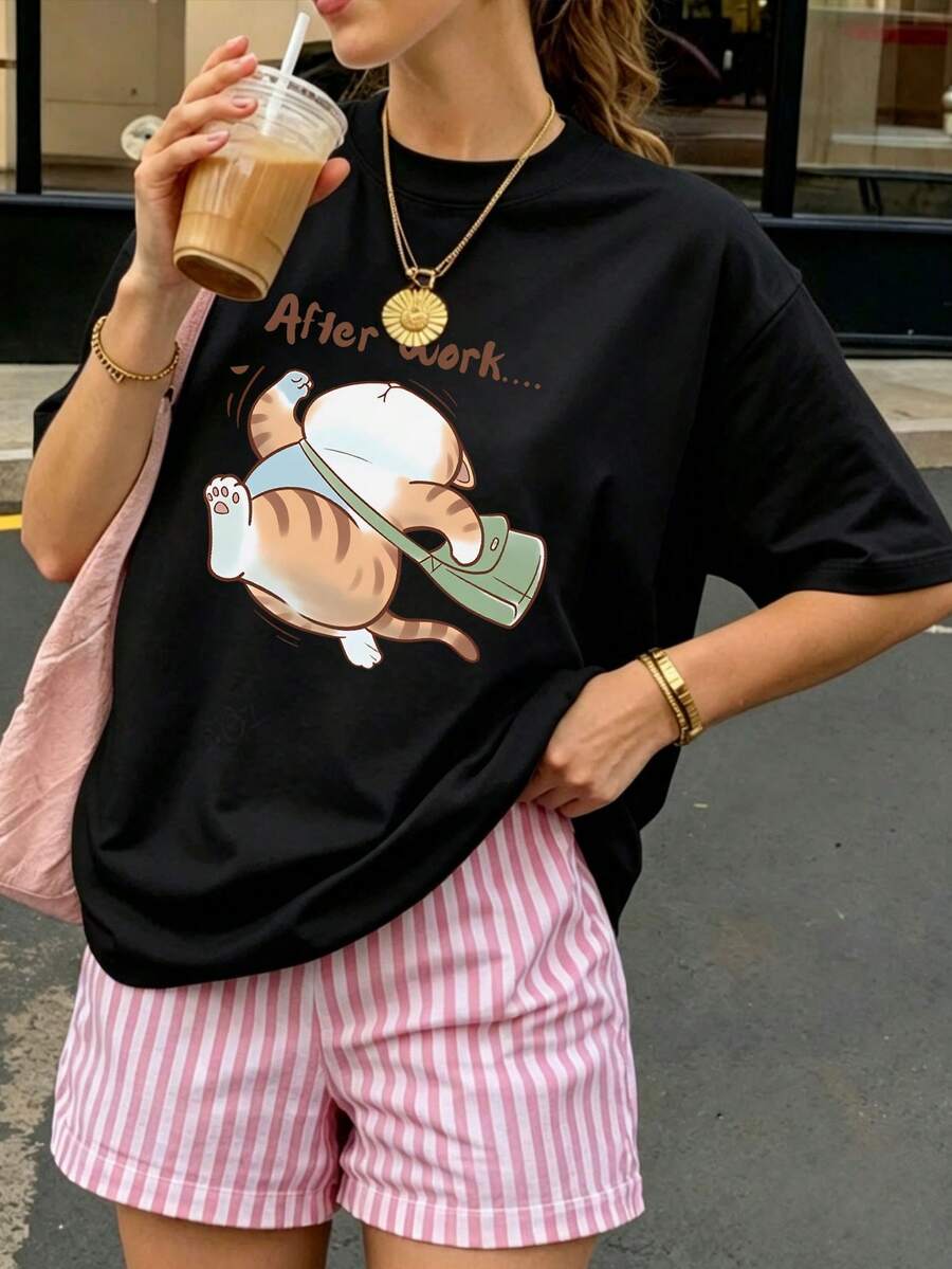 1件女款寬鬆圓領短袖T恤,「After Work」趣味貓咪印花主題黑色休閒夏季上衣 - 黑色 - 查看 1