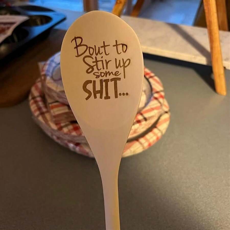 1/2pcs Handmade Funny Wooden Spoon, Laser Engraved Wooden Spoon, Gift For Mom, Gift For Grandma,Natural Wood Kitchen Utensil Set, Wooden Spoon Set, Wooden Cooking Tools, With Ergonomic Handles, Heat-Resistant Spoons, Pans And Spatulas, Ideal For Induction Cookers - 查看 1