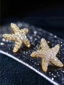 一对精致海星造型合成锆石耳钉，海洋风，适合女性日常佩戴、海滩度假装扮（不含包装盒） - golden - 查看 1