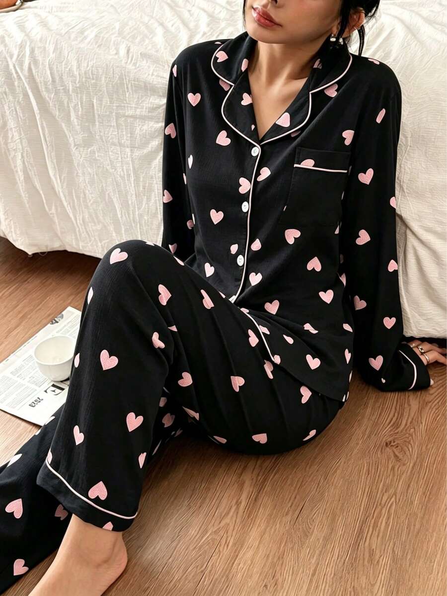 Dreamivo Bộ đồ ngủ nữ 2 món gồm áo dài tay cài cúc, cổ ve áo in hình trái tim và quần dài, thích hợp mặc ở nhà. - màu đen - Xem 1