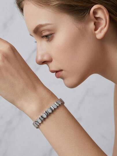 Bộ 1 vòng tay sang trọng, thanh lịch, đính đá Cubic Zirconia, thiết kế hình thoi giao nhau trơn mịn, thích hợp cho nữ giới đeo trong đám cưới và các bữa tiệc, không kèm hộp quà.