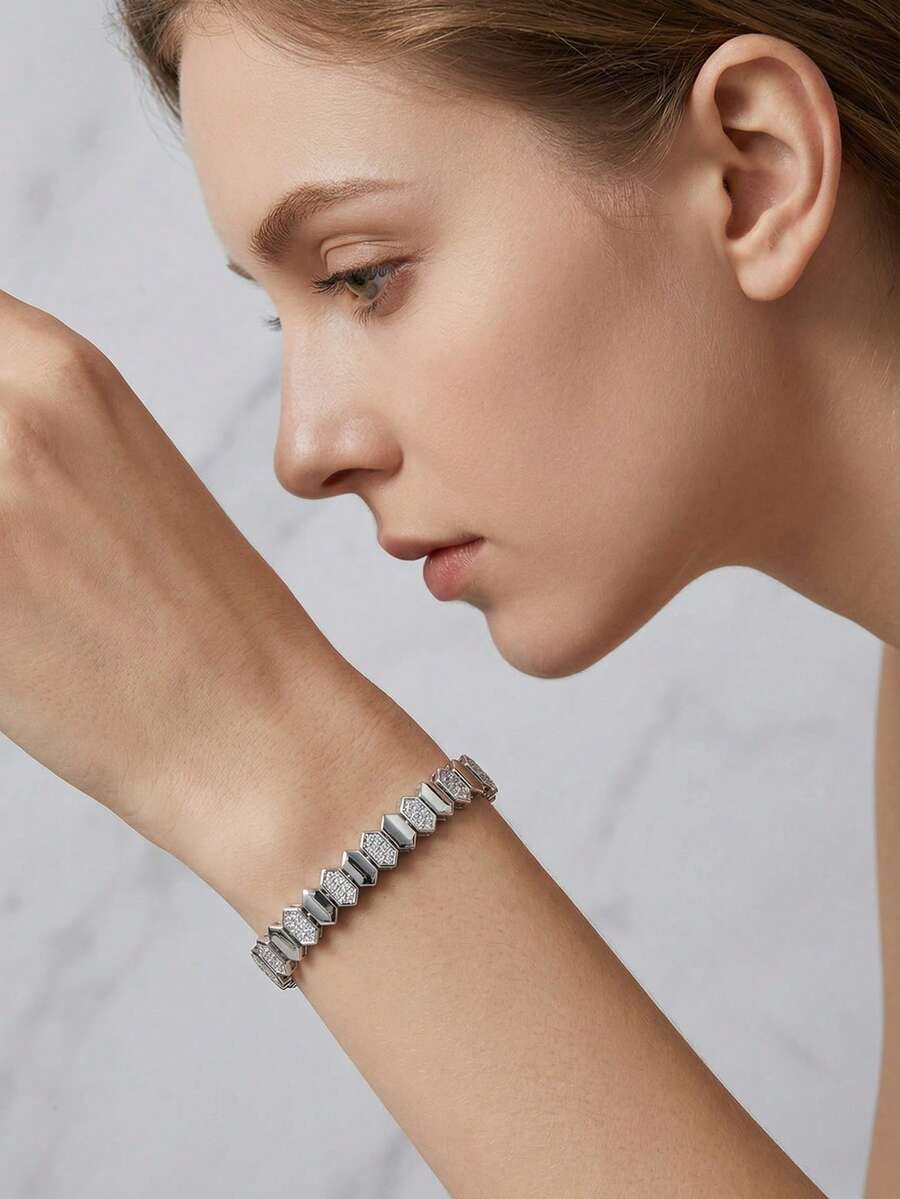 Bộ 1 vòng tay sang trọng, thanh lịch, đính đá Cubic Zirconia, thiết kế hình thoi giao nhau trơn mịn, thích hợp cho nữ giới đeo trong đám cưới và các bữa tiệc, không kèm hộp quà. - Bạc - Xem 1