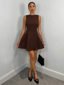 Vestido elegante de unicolor sin mangas con cintura recogida y línea A, adecuado para citas de primavera/verano - Café integral - Ver 1