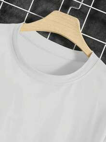 Unisex Size. Women's Plus Size Summer Cotton T-Shirt. Stylish And Modern Short-Sleeve T-Shirt Features An Inverted Digital Spider Design, Perfect For Casual Wear With A Bit Of Stretch For Outdoor Activities. Sweat-Wicking Material, Soft And Skin-Friendly. Unisex Sizes - 白色 - 查看 5