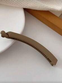 5个黑色/卡其色/棕色 4.33英寸轻巧塑料香蕉发夹，简约纯色，适合日常佩戴、派对、工作，也适合洗脸和淋浴时固定发型，可搭配妆容和服装，是秋季时尚、旅行沙滩、节日和生日的理想发饰。 - 彩色 - 查看 9