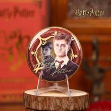 Harry Potter 1枚圆形徽章，闪亮系列 - 哈利、赫敏、卢娜、罗恩、德拉科闪光徽章 - 魔法收藏徽章，激光浮雕银色，魔法世界铁皮徽章，角色和场景设计 - 完美的动漫和电影周边收藏品 - 素色 - 查看 5