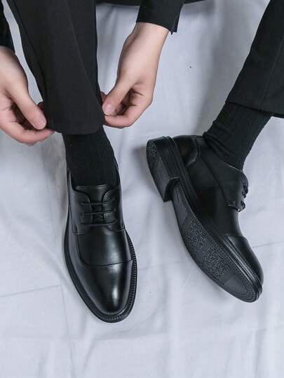 Giày da nam công sở mới năm 2026, giày Oxford buộc dây mũi tròn đế mềm màu nâu. Giày thời trang phong cách Anh mùa thu, giày nam đen tuyền kiểu phương Đông cổ điển, giày công sở thoải mái tối giản. Giày da biểu diễn đa năng, giày cưới cho chú rể, giày lười công sở nhẹ nhàng, quà tặng ngày Valentine cho thanh thiếu niên và sinh viên tốt nghiệp đại học.