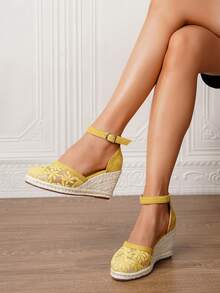 女士厚底坡跟一脚蹬鞋，女士坡跟厚底凉鞋，简约踝带草编鞋，人造革坡跟凉鞋，夏季黄色绑带一脚蹬圆头3.15英寸鞋跟踝带鞋，舒适编织草镂空鞋，尺码34-43，大码女鞋，女士高跟鞋，女士高跟凉鞋，女士高跟鞋，优雅女鞋 - 黃色 - 查看 2