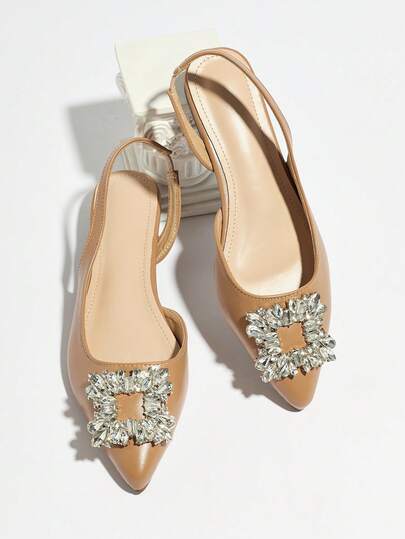 41-43码棕色尖头平底防滑时尚2026春夏新款优雅闭趾水钻搭扣鞋，纯色别致法式风格女士办公鞋