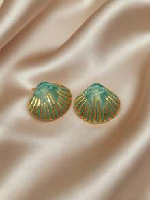 一对不锈钢贝壳形吊坠耳环，精致独特，高端大气，适合海滩风情，是春夏时尚单品，日常佩戴，充满夏日气息，也是母亲节礼物的理想之选。 - 貝殼 - 查看 4
