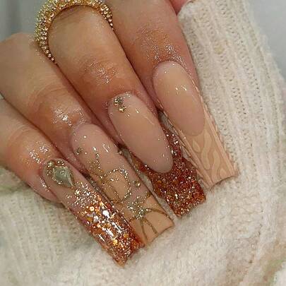 Shimmering Holographic Nail Set 24Pcs Rectangular Press On Acrylic Nail Set Featuring Y2K-Style Brown And Nude False Nails Adorned With 3D Diamond-Like Gems. Ideal For Nail Salons And Personal Use. Perfect For Everyday Wear, Holiday Parties, And As Gifts.