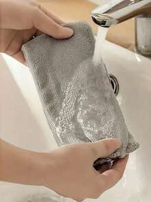 Cán bằng thép không gỉ có thể kéo dài, đầu lau có thể uốn cong, cây lau nhà bằng sợi microfiber có thể giặt và tái sử dụng, thích hợp để lau gầm giường, khe hở ghế sofa, trần nhà, cửa sổ và các khu vực khác trong nhà, nhẹ, dễ dàng làm sạch các khe hở, đa chức năng, chống trầy xước, bền. - Chổi lau bụi siêu mỏng - Xem 7