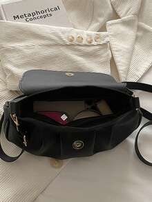 2026 Nueva llegada Bolso bandolera pequeño de nicho para mujer, bolso minimalista y elegante con diseño de solapa plisada en forma de nube, primavera/verano - Negro - Ver 11