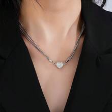 一款优雅的心形磁性项链，不锈钢链，带吊坠，适合作为圣诞礼物和节日服饰搭配。 - 銀色 - 查看 7