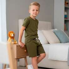 4-Piece Assorted Children's Summer Outfit For Boys - 2 Sets - Includes 2 T-Shirts + 2 Shorts - Minimalist - View 11