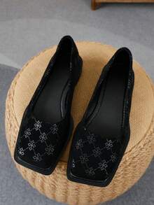 XBYASDF 2026新款女士黑色纹理几何印花方头平底乐福鞋，套脚通勤休闲鞋 - 黑色 - 查看 3