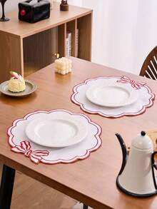 1/2/4/6/12 Stücke gewellte Spitze bestickte Servietten, einfarbige Schleifenuntersetzer, frischer minimalistischer Stil für Küche, Esszimmertisch, rutschfeste Untersetzer für Wassergläser, Schüsseln, Teller, geeignet für Feiertage, Partys, Geburtstage, Hochzeiten, Bankette, Büroschreibtische, Couchtische, Heimdekoration, Fotohintergründe für alle Jahreszeiten - Rot - Übersicht 4