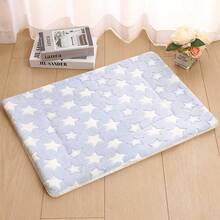 1 pieza Esterilla de franela gruesa para perros y gatos, cama de dormir suave y cálida, manta/colchoneta antideslizante lavable para mascotas para todas las estaciones - Gris Claro - Ver 16