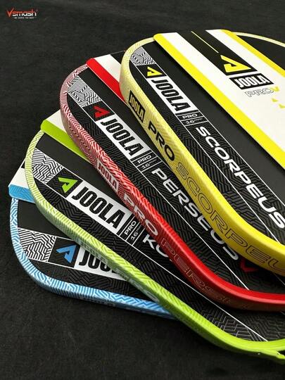 Raqueta de tenis de mesa Pro V Enhanced - 16mm - Superficie con textura de fibra de carbono original Agassi Perseus - Marco reforzado y núcleo de potencia, equipada con chip NFC, excelente control, diseño ligero