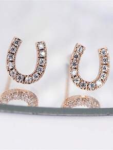 1 Pair Luxury U-Shaped Horseshoe Earrings, Unique Design Earrings, High-End Gift - W10089 - View 4