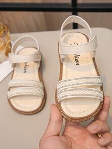 Giày sandal đế bằng đính sequin bện cho bé gái, đế mềm chống trơn trượt và quai móc hở, giày trẻ em mùa hè thường ngày. - Màu be - Xem 4