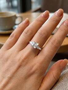 1枚经典设计三石垫形切割立方氧化锆铜戒指 - 白色 - 查看 4