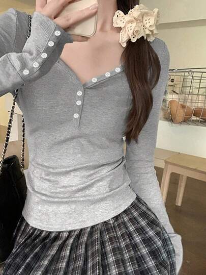 Áo thun dài tay cổ chữ V gợi cảm kiểu Mỹ dành cho nữ, áo crop top ôm dáng có cúc, phong cách thường ngày mùa thu.