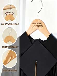 Gantungan Baju Wisuda Kustom dengan Ukiran, Gantungan Baju dengan Nama dan Kategori yang Dipersonalisasi, Desain Suvenir Wisuda yang Dipersonalisasi, Hadiah Unik untuk Lulusan SMA/Perguruan Tinggi, Kenang-kenangan untuk Pakaian Pria/Wanita - Warna kayu - View 3