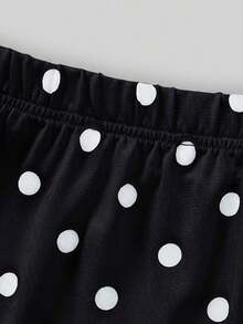Quần short Bermuda nữ màu đen chấm bi dáng ôm, quần short chấm bi co giãn cao, viền ren, kiểu dáng ôm sát, quần short Bermuda chấm bi phối ren tương phản phong cách Y2K, dáng ôm với chi tiết ren tinh tế. - màu đen - Xem 5