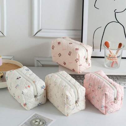 1pc Quilted Clutch Cosmetic Bag Cute Aesthetic Large Capacity Cosmetics Storage Organizer Portable Multi-Functional Travel Toiletry Pouch For Travel Vacation Daily Commute Home Vanity Office Dorm Use For Women Teen Girls Gift For Her Travel Essentials