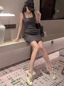 [Y6Y] 女士优雅性感露背短款A字针织连衣裙，无袖方领，高弹铅笔裙，适合夜店派对夏季穿着 - 灰色 - 查看 2