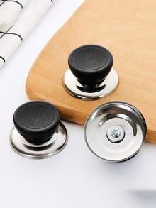 通用锅盖旋钮式顶部把手，采用快速释放设计，方便锅盖和把手分离，便于清洁和更换零件；配备坚固的防锈底座和防滑顶部把手，握感舒适，耐高温；用途广泛：通用锅盖适用于各种炊具，如煎锅、炖锅和蒸锅。 - 黑色 - 查看 4