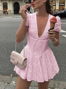 Vuslat 女士夏季刺绣腰部 V 领迷你裙，女士复古花卉刺绣优雅 A 字短款白色连衣裙，波西米亚风连衣裙，度假连衣裙，适合海滩度假、狂欢节、情人节、婚礼宾客等场合 - 粉色 - 查看 2