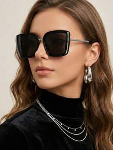 1 Pair Women's Large Frame Shiny Rhinestone Elegant Black Fashion Glasses, Handcrafted Rhinestone Embellished - Multicolor - View 4