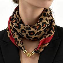 1 chiếc khăn quàng cổ nữ tiện dụng với khóa nam châm, họa tiết da báo, chất liệu giả lụa nhẹ, mềm mại và mịn màng, khóa nam châm dễ dàng và nhanh chóng sử dụng, họa tiết da báo thời trang đa năng, phù hợp cho những người không biết cách thắt khăn và cần ra ngoài nhanh chóng. - Nhiều màu - Xem 1
