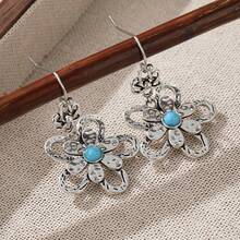 Un ensemble de boucles d'oreilles pendantes avec fleur de turquoise synthétique de luxe et ornées de strass. Un accessoire créatif pour femmes, parfait pour le port quotidien décontracté et diverses occasions. C'est un cadeau surprise pour les dames. - Bleu azur - Voir 5