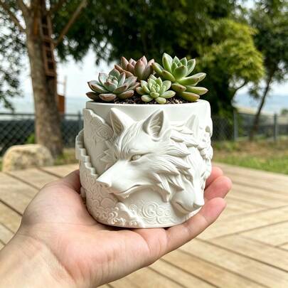 1PC Wolf Head Tank Silicone Mold, Easy Demolding & High Flexibility & 3D Clear Detail Epoxy Resin Mold For DIY Handmade Crafts, Home Decor, Gift Making, Suitable For Craft Lovers, DIY Makers & Art Enthusiasts