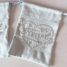 Tas Serut Beludru Kawaii dengan Sayap Malaikat, Dompet Hati Manis Berhiaskan Berlian Imitasi yang Lucu, Tas Penyimpanan Flanel Lembut untuk Kosmetik, Perhiasan, Alat Tulis & Pembungkus Kado - MultiWarna - View 14