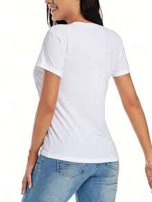 Camiseta de Mujer con la Temática "One Blessed Mama", con Brillantes Letras Moradas y Detalles de Flecha y Corazón, con Impresión Premium Resistente al Desgaste y de Larga Duración, Aspecto Elegante y Atractivo, Ideal para Uso Diario Casual, Reuniones y Celebraciones de Mamá, con un Encanto Cálido, Atractivo e Irresistible. - Blanco - Ver 2