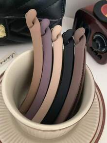 5个黑色/卡其色/棕色 4.33英寸轻巧塑料香蕉发夹，简约纯色，适合日常佩戴、派对、工作，也适合洗脸和淋浴时固定发型，可搭配妆容和服装，是秋季时尚、旅行沙滩、节日和生日的理想发饰。 - 彩色 - 查看 4