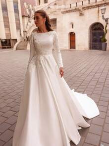 Enchanting High Neck A-Line Wedding Dress With Long Sleeves And Floral Appliqué – Sophisticated Floor-Length Bridal Gown Featuring A Delicate Round Neckline, Full-Length Fitted Sleeves, Intricate Floral Embellishments, And Gracefully Flowing Silhouette, Perfect For Weddings, Christmas Galas, Halloween Balls, Formal Dances, Birthday Celebrations, And Special Evening Events. A Versatile Choice For Wedding Receptions, Holiday Parties, Anniversary Dinners, Resort Getaways, Black-Tie Occasions, Cocktail Gatherings, Bridal Showers, Wedding Guest Attire, Graduation Formals, Homecoming Events, And As A Refined Bridesmaid Or Timeless Evening Gown. - 白色 - 查看 2