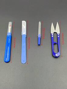 4件組藍色拆線工具組，包含大號與小號拆線器、長彎頭拆線器與線剪，鋒利金屬刀片附安全蓋，適合裁縫師、刺繡愛好者與縫紉初學者，便攜實用，可用於衣物修補、服裝修改、十字繡、拼布及各種DIY手工 - 拆線器套裝 - 查看 12